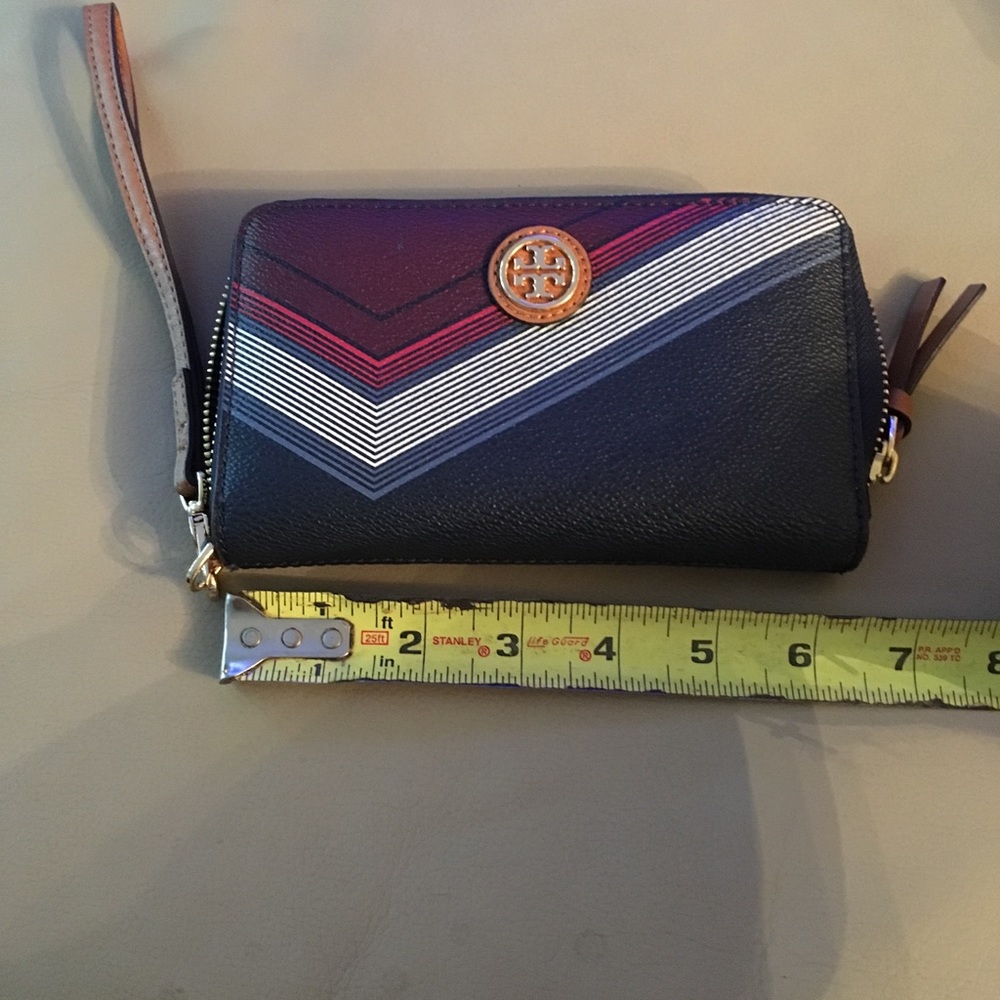 Authentic Tory Burch wristlet